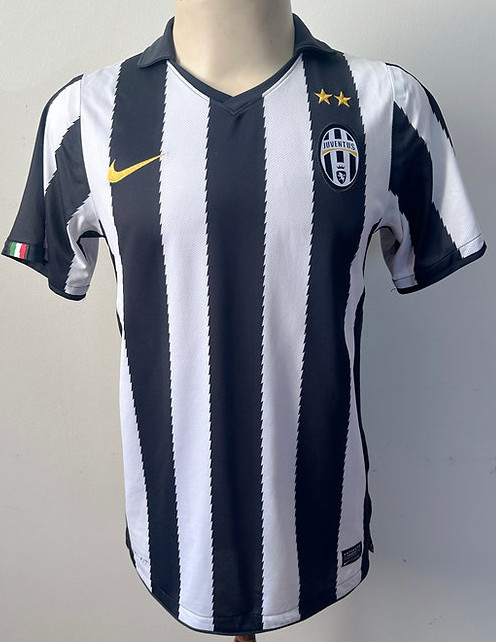 Juventus 2010-2011 + 2 x socks